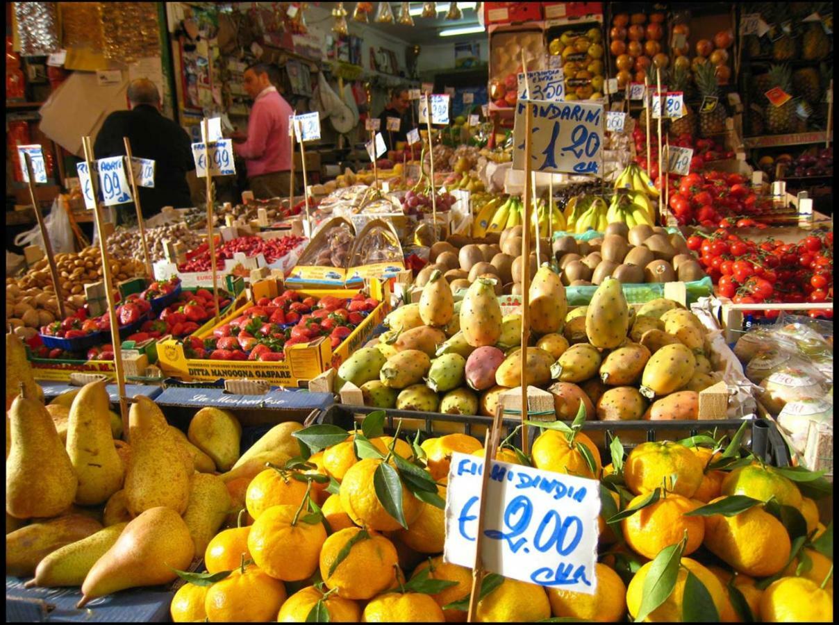 Apartment For 2 In Catania, B&B Le Voci Del Mercato 外观 照片