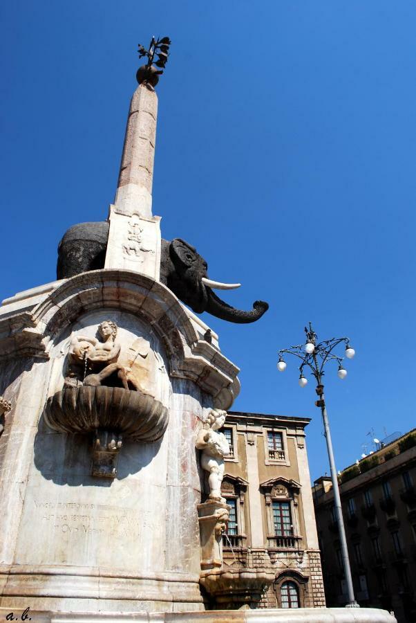 Apartment For 2 In Catania, B&B Le Voci Del Mercato 外观 照片
